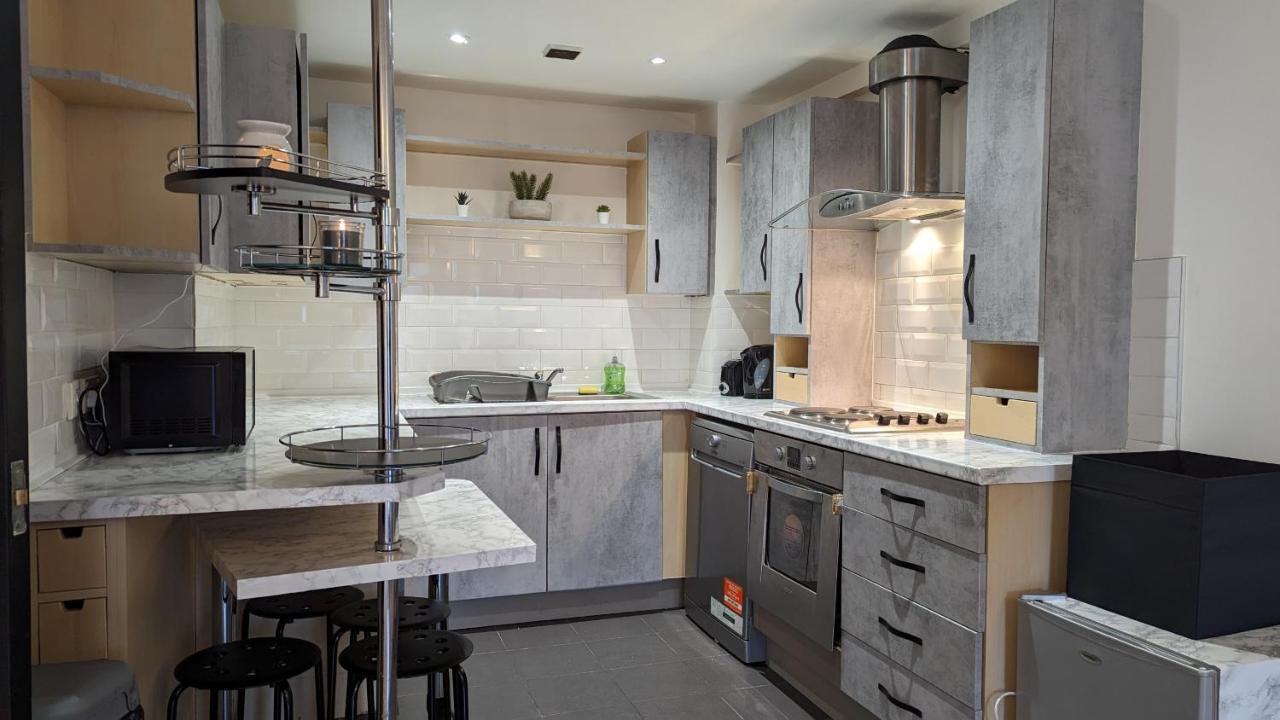 Jpg Theatre Suite - High Floor Mcr Luxe Apartment W Balcony Canal Views مانشستر المظهر الخارجي الصورة